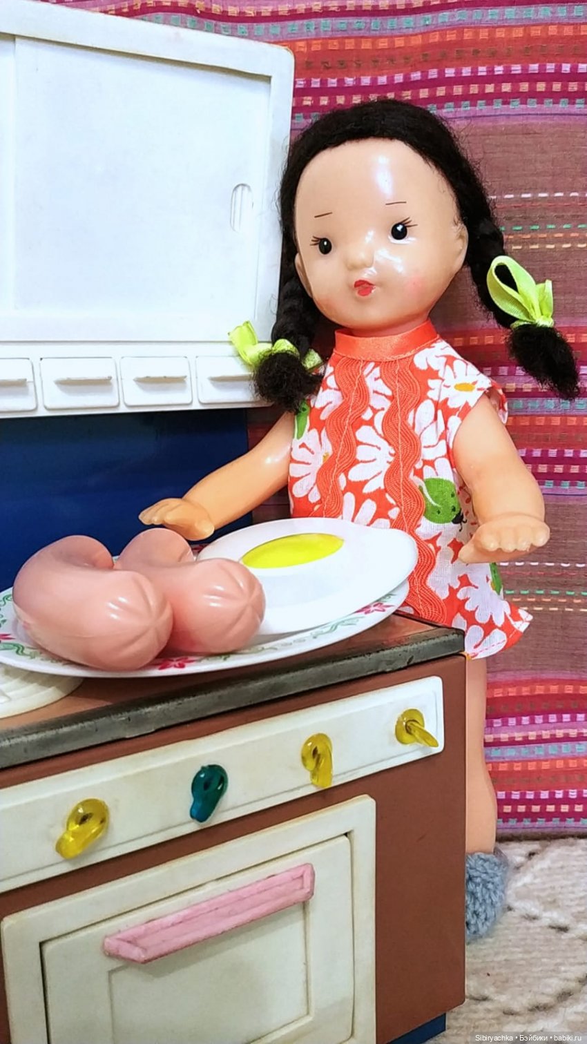 Юляшка готовит завтрак — Советские винтажные куклы (СССР): Ленигрушка