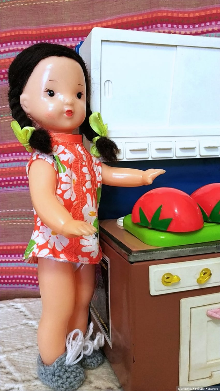 Юляшка готовит завтрак — Советские винтажные куклы (СССР): Ленигрушка