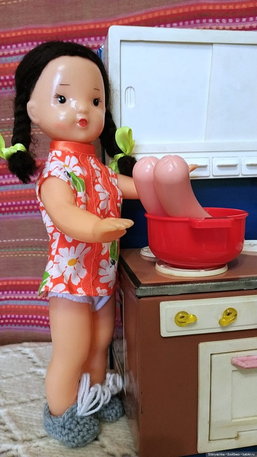Юляшка готовит завтрак — Советские винтажные куклы (СССР): Ленигрушка