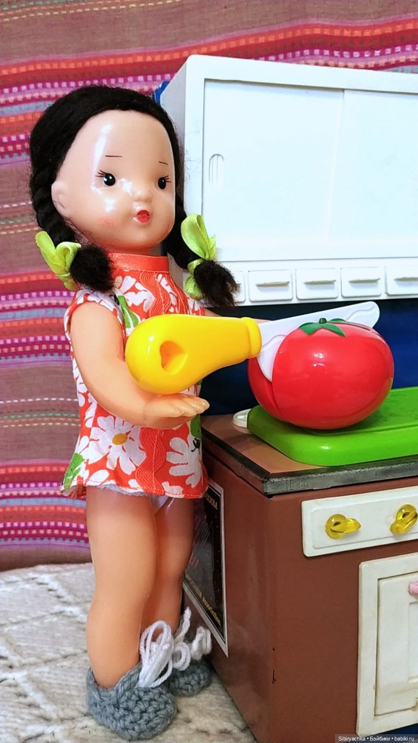 Юляшка готовит завтрак — Советские винтажные куклы (СССР): Ленигрушка