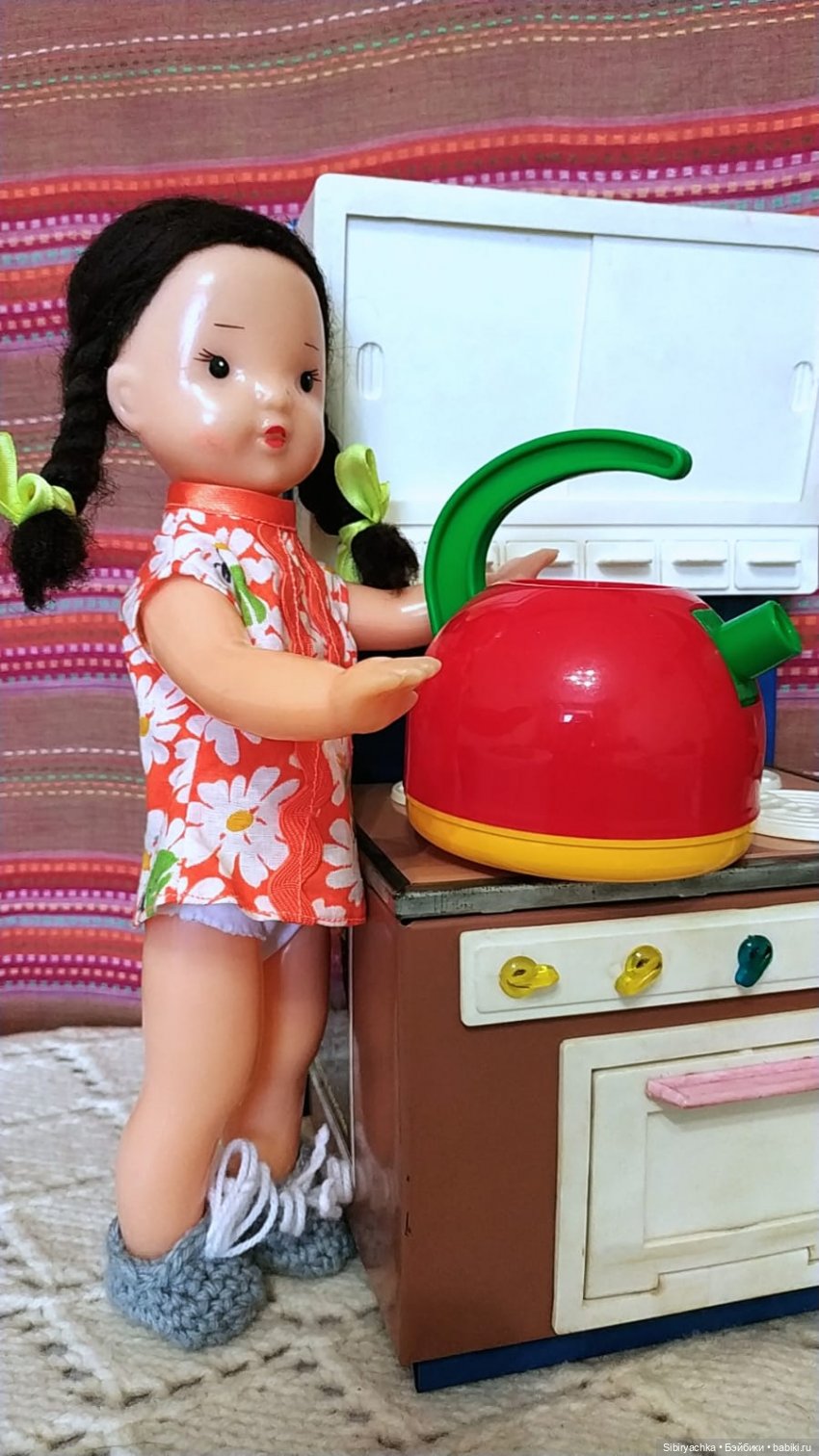 Юляшка готовит завтрак — Советские винтажные куклы (СССР): Ленигрушка