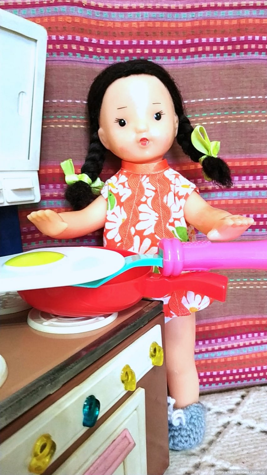 Юляшка готовит завтрак — Советские винтажные куклы (СССР): Ленигрушка (фото 6)