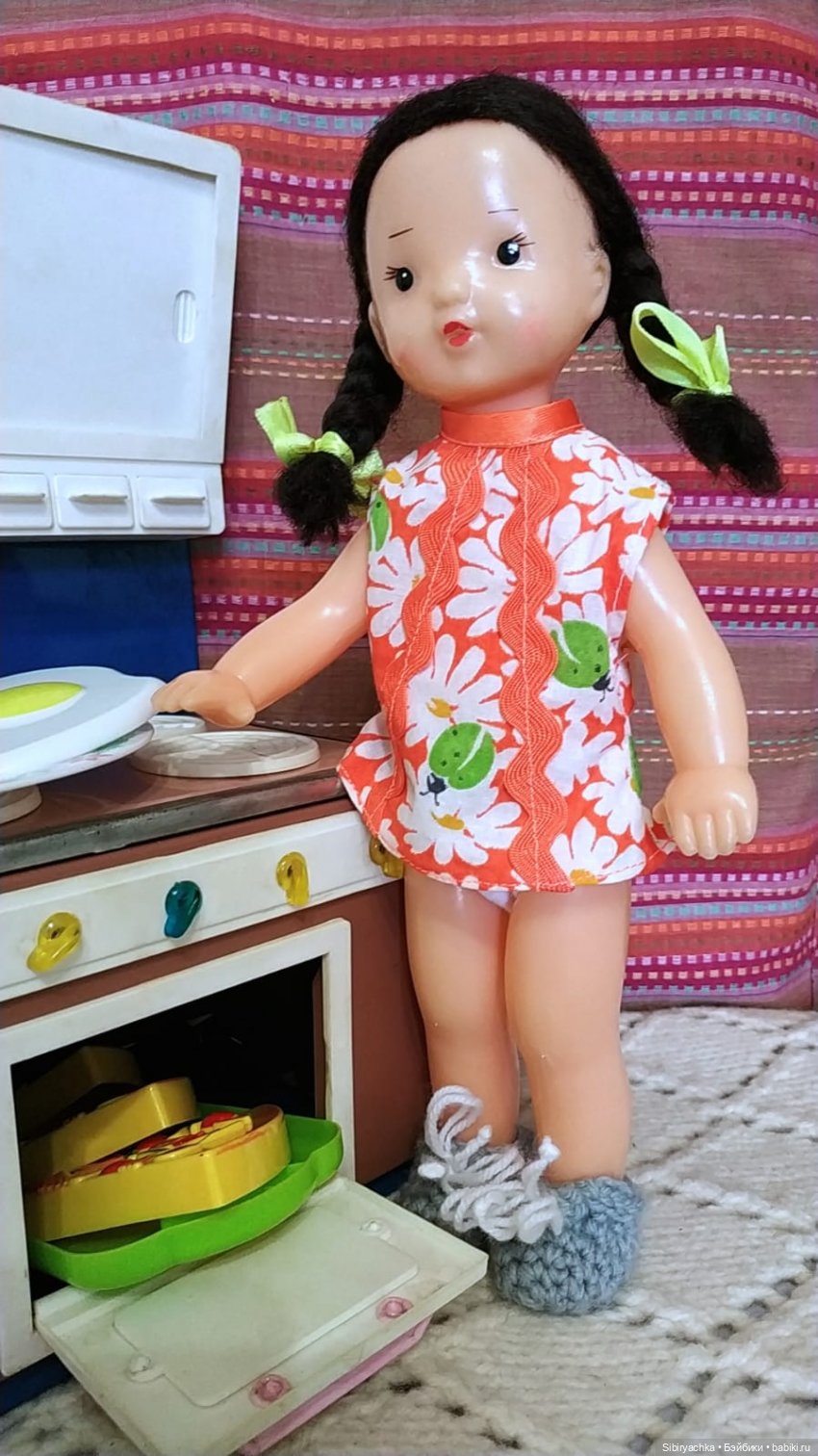 Юляшка готовит завтрак — Советские винтажные куклы (СССР): Ленигрушка