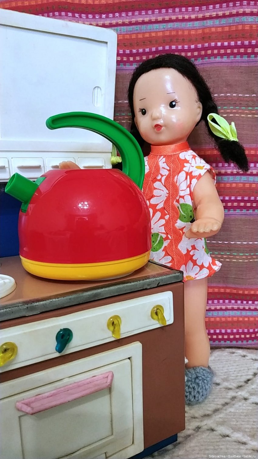 Юляшка готовит завтрак — Советские винтажные куклы (СССР): Ленигрушка
