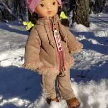 Снежно-хвойная прогулка Юляшки.