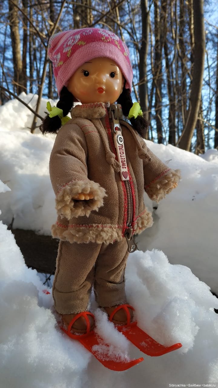 Первая лыжная прогулка Юляшки (фото 9)