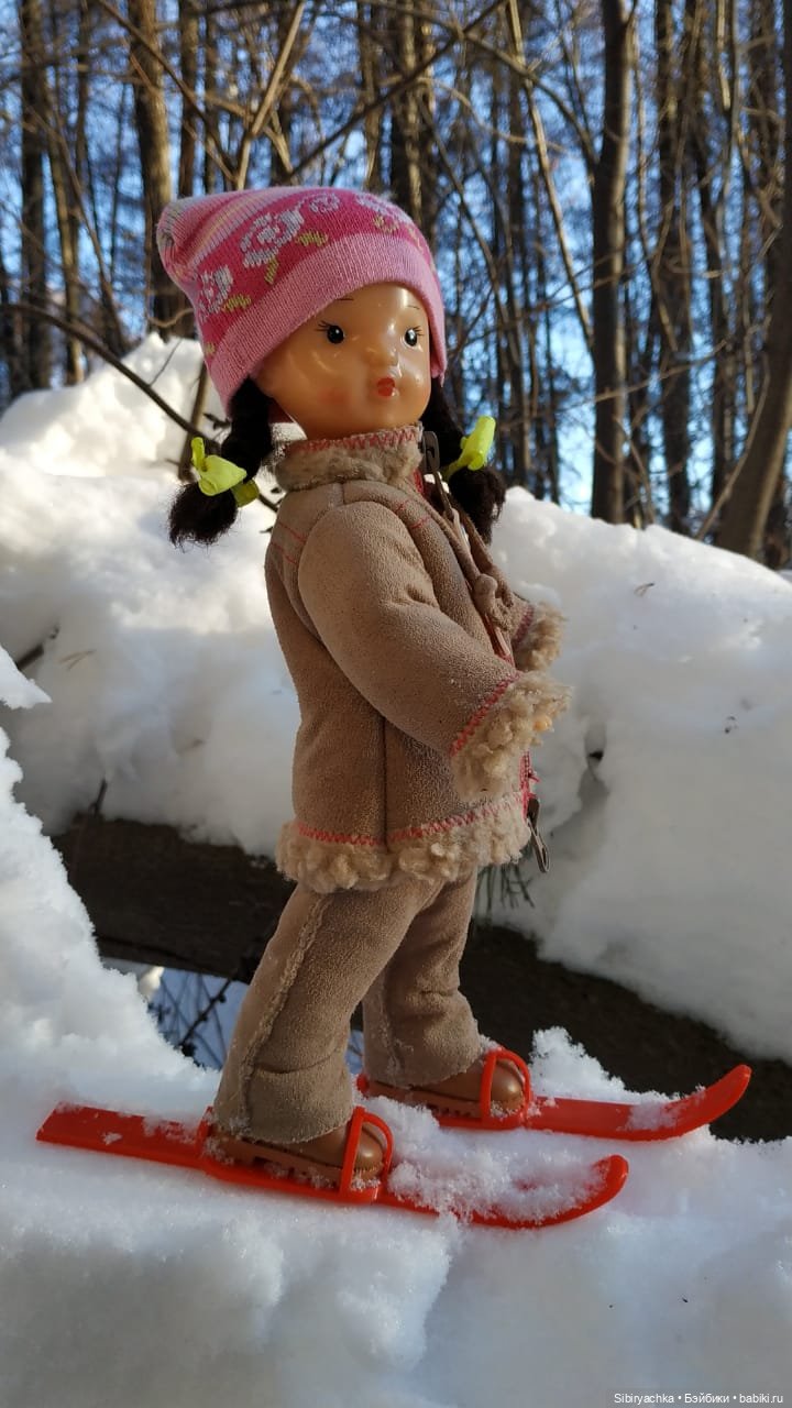 Первая лыжная прогулка Юляшки (фото 10)