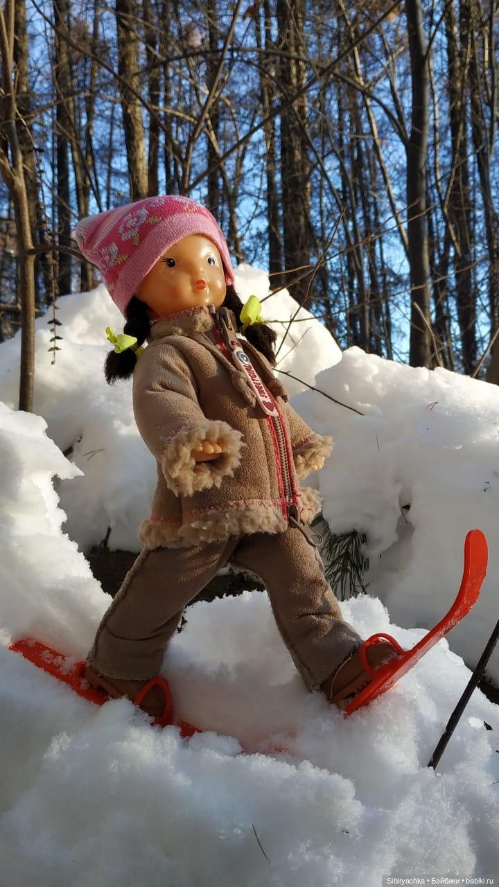 Первая лыжная прогулка Юляшки (фото 7)