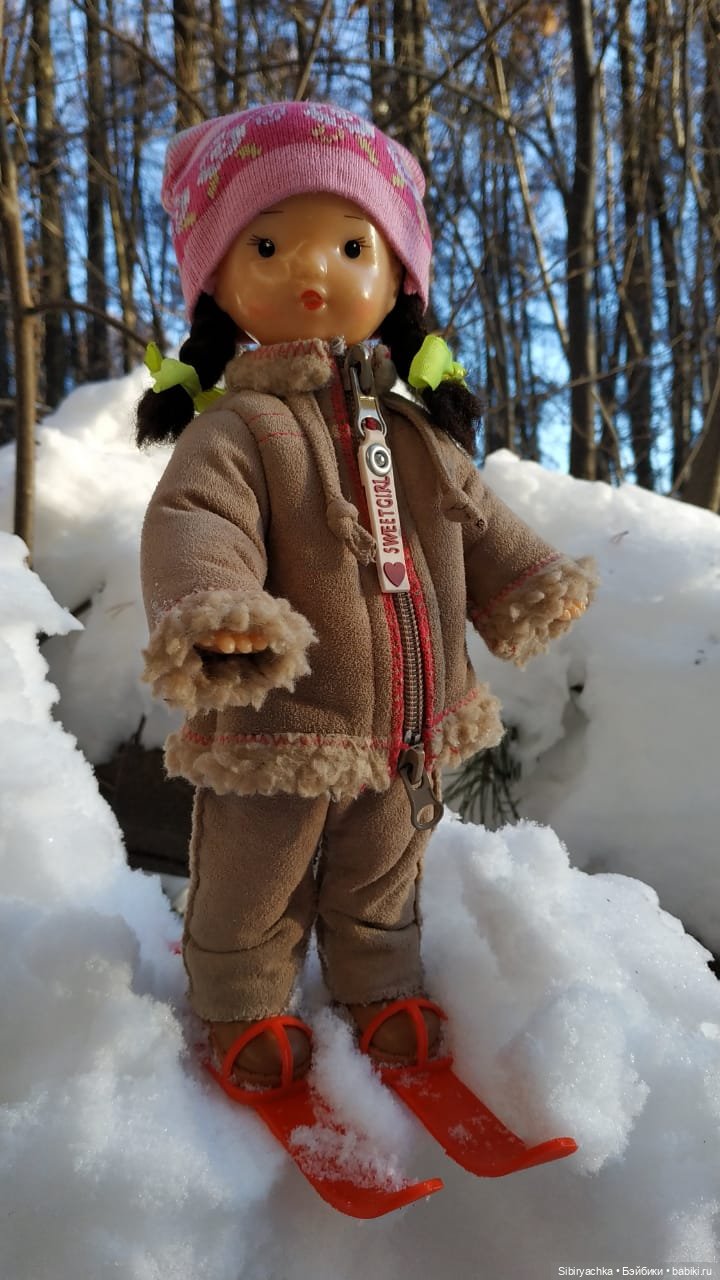 Первая лыжная прогулка Юляшки (фото 8)