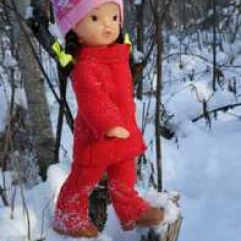 Зимняя прогулка Юляшки в любимом лесу.