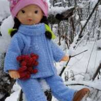 Юляшка в любимом лесу.