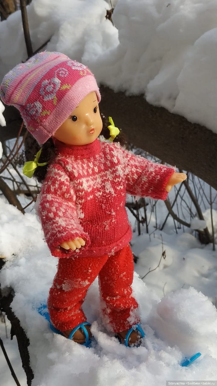 Вторая лыжная прогулка Юляшки. Продолжение