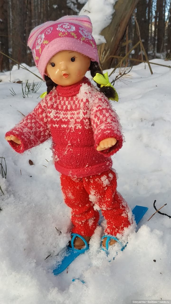 Вторая лыжная прогулка Юляшки. Продолжение