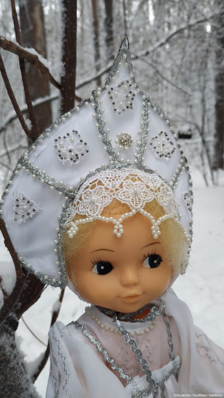 Маленькая Снегурочка в сибирском лесу (фото 5)