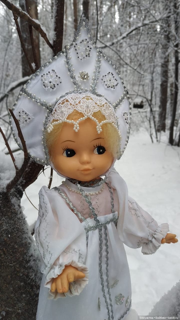 Маленькая Снегурочка в сибирском лесу (фото 6)