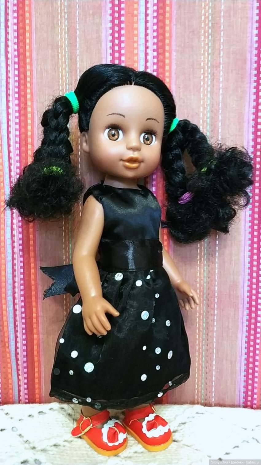 Юляша и Наташа. Новые наряды из чудесной посылочки