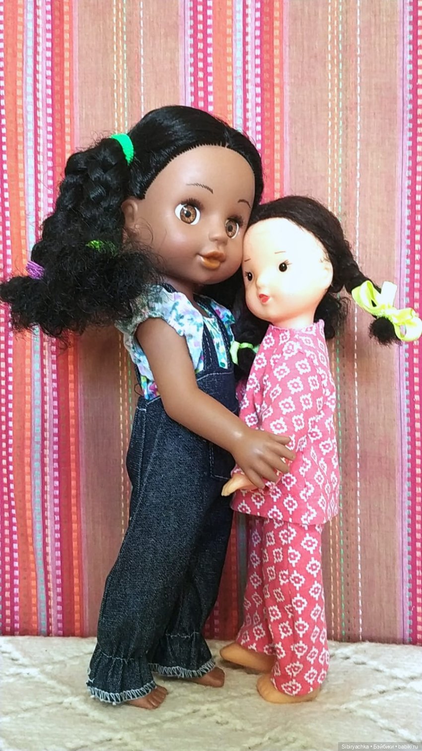 Юляша и Наташа. Новые наряды из чудесной посылочки (фото 8)