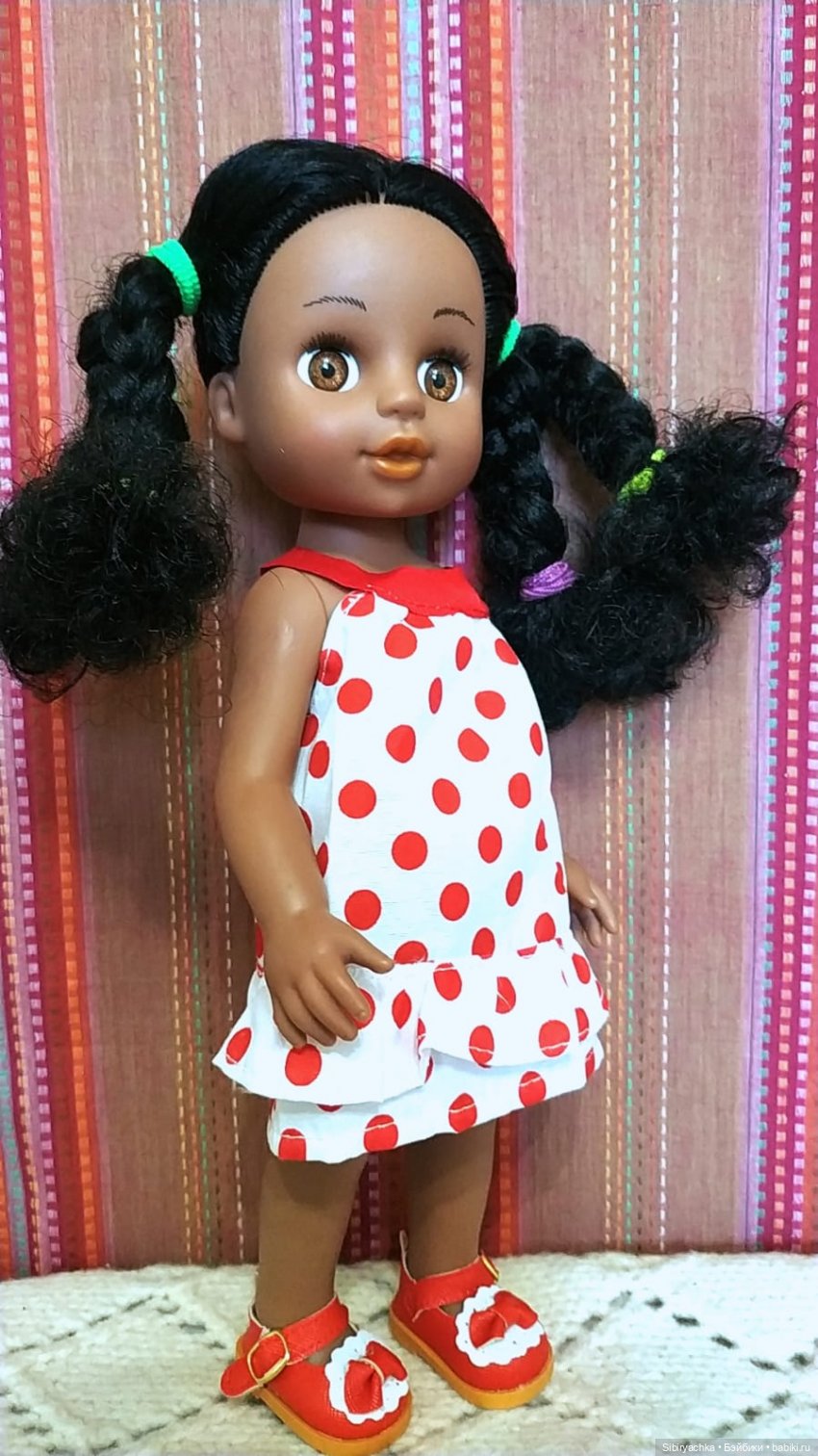 Юляша и Наташа. Новые наряды из чудесной посылочки