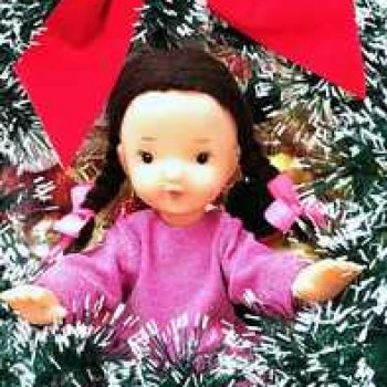 Юляшка готовится к встрече Нового года.