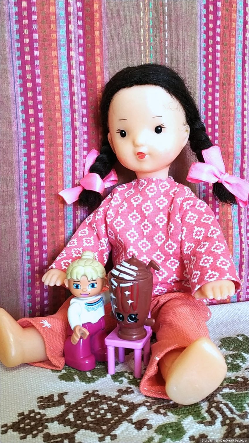 Юляшка играет в куклы — Советские винтажные куклы (СССР): Ленигрушка