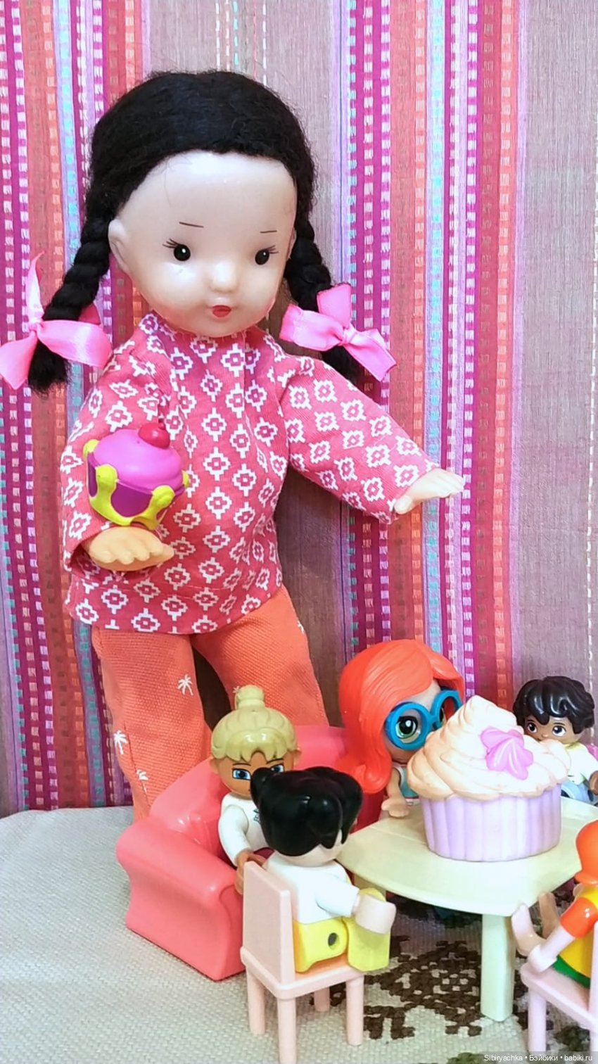 Юляшка играет в куклы — Советские винтажные куклы (СССР): Ленигрушка