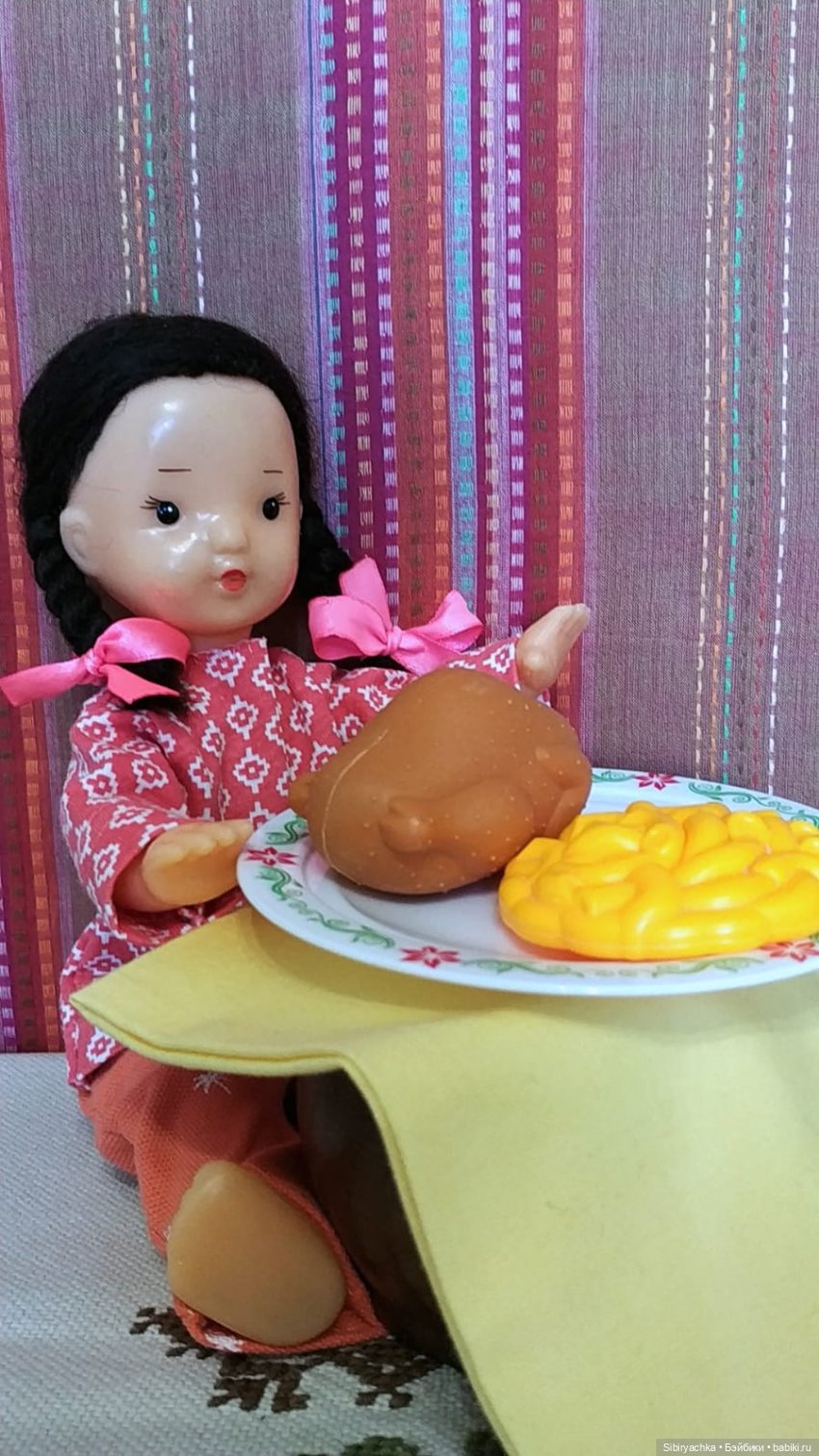 Юляшка играет в куклы — Советские винтажные куклы (СССР): Ленигрушка