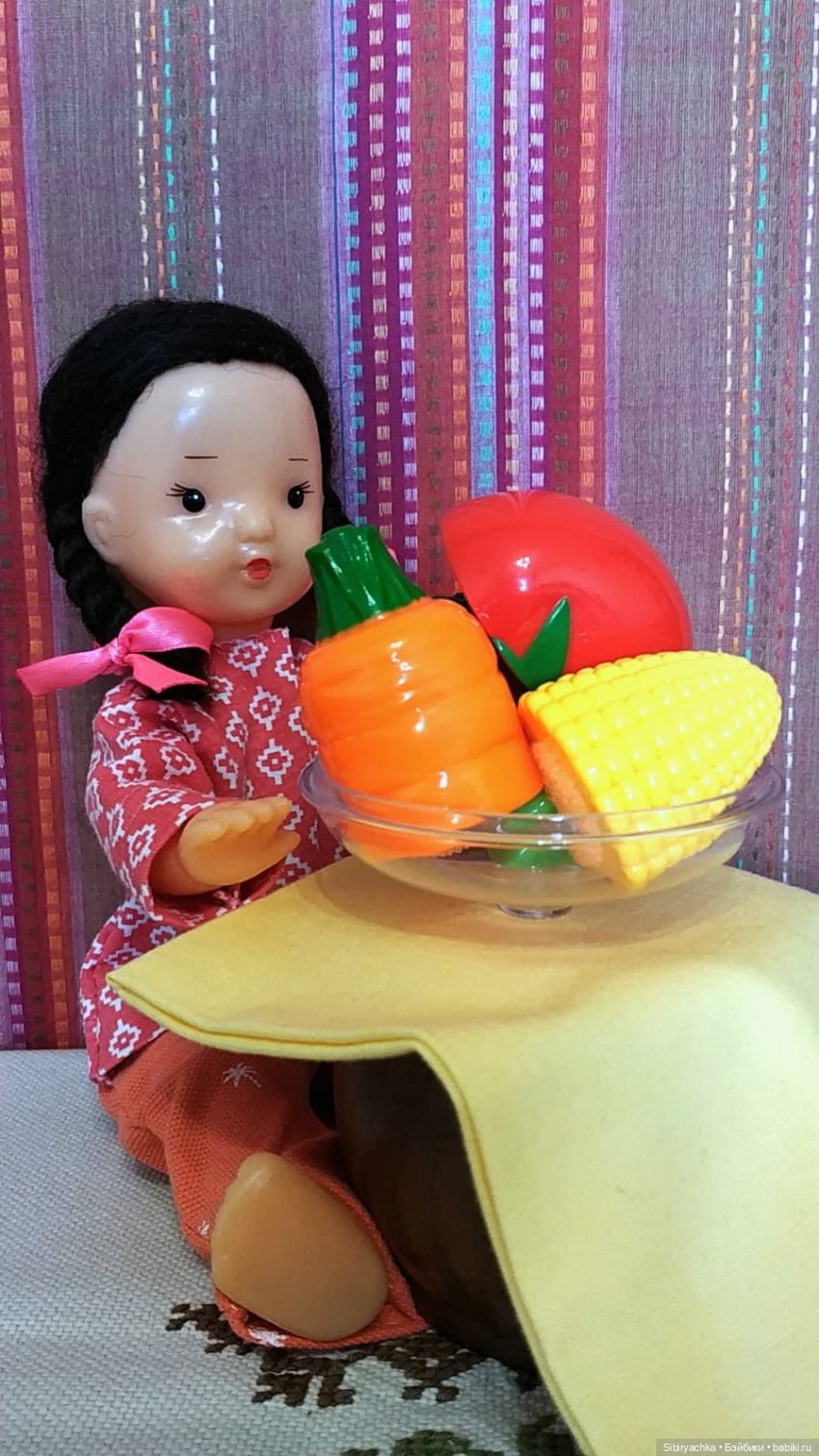 Юляшка играет в куклы — Советские винтажные куклы (СССР): Ленигрушка