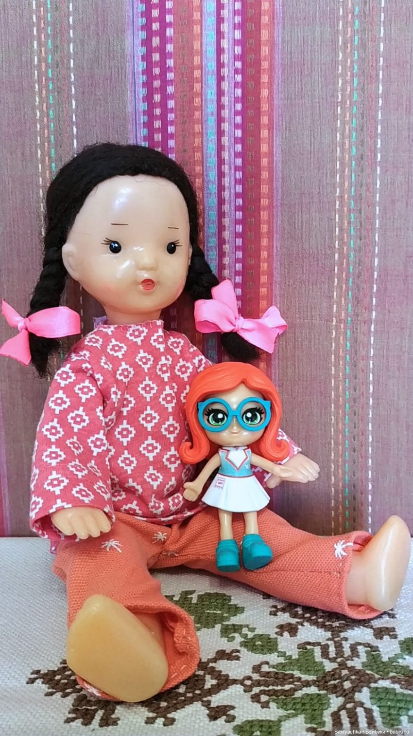 Юляшка играет в куклы — Советские винтажные куклы (СССР): Ленигрушка