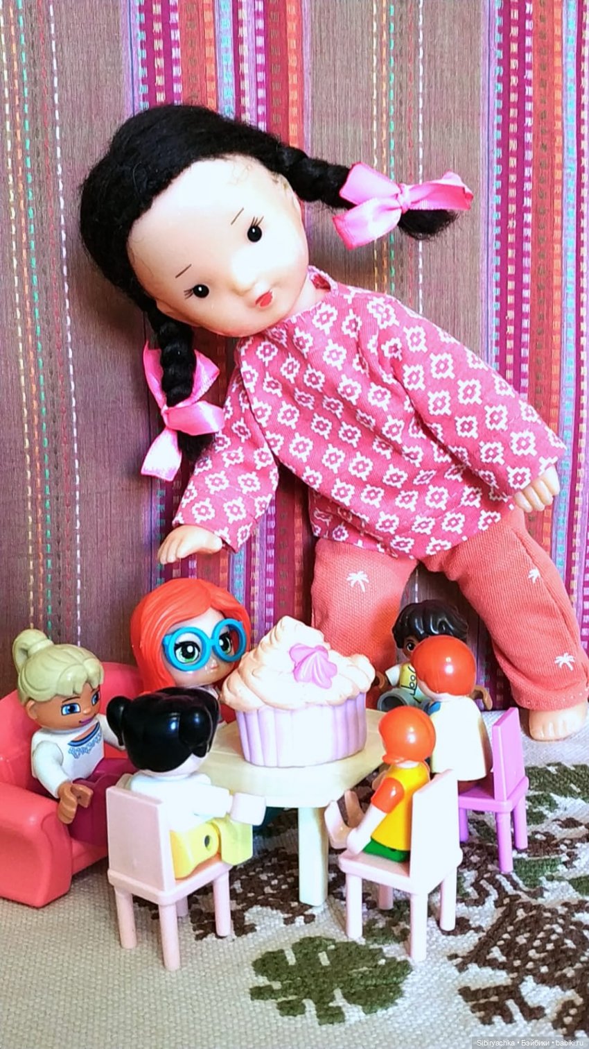 Юляшка играет в куклы — Советские винтажные куклы (СССР): Ленигрушка