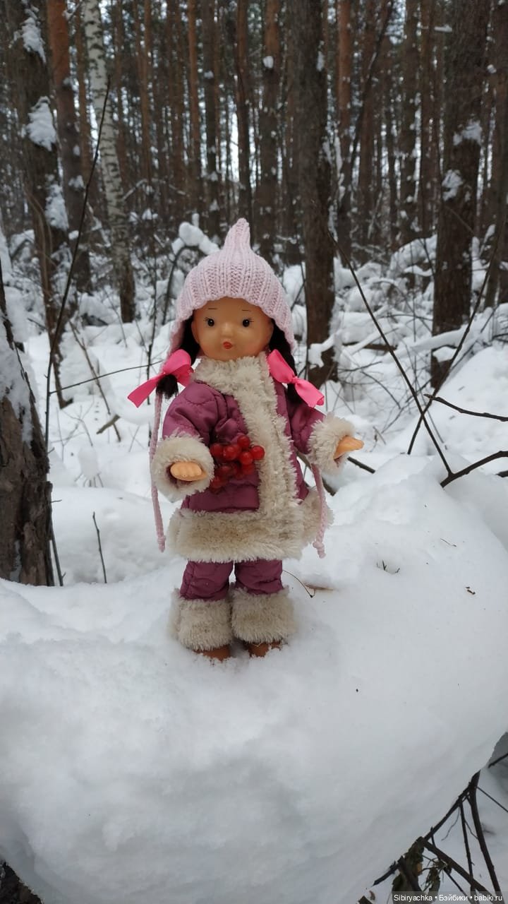 Первый выход Юляшки из дома после морозов