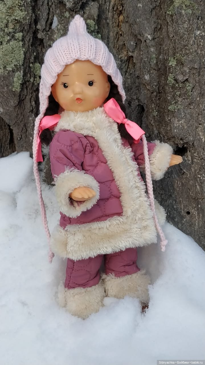Первый выход Юляшки из дома после морозов