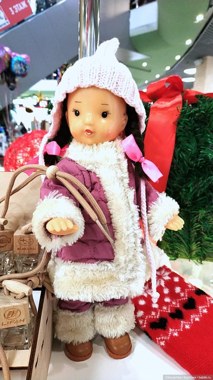 Первый выход Юляшки из дома после морозов