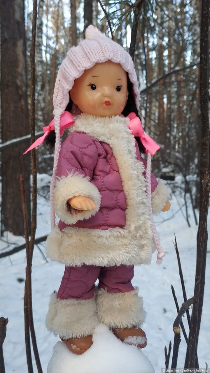 Первый выход Юляшки из дома после морозов