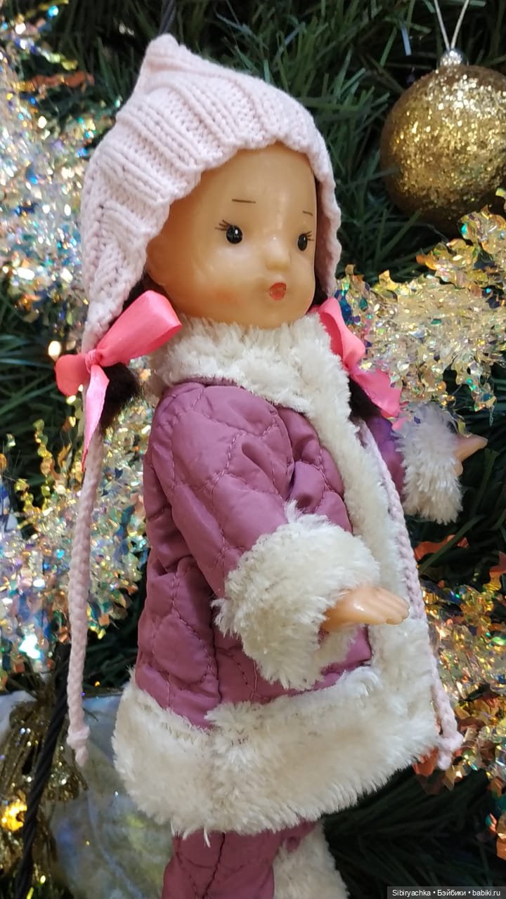 Первый выход Юляшки из дома после морозов