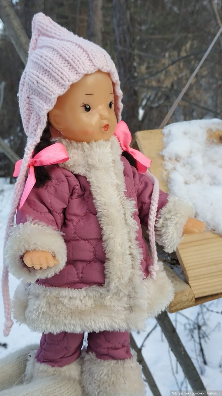 Первый выход Юляшки из дома после морозов