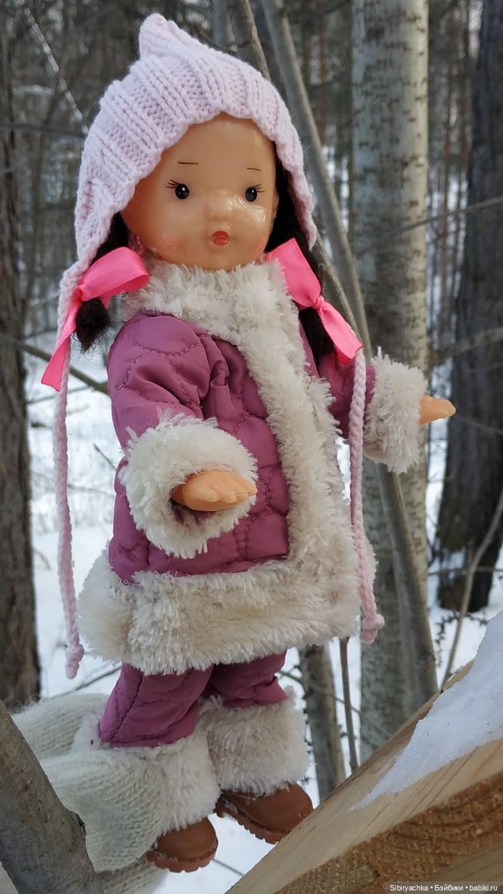 Первый выход Юляшки из дома после морозов