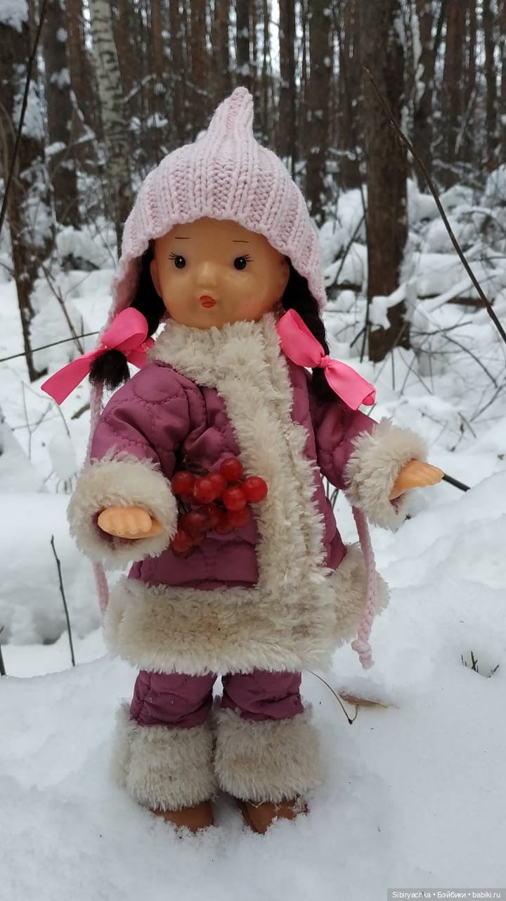 Первый выход Юляшки из дома после морозов
