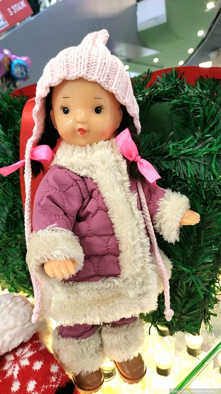 Первый выход Юляшки из дома после морозов