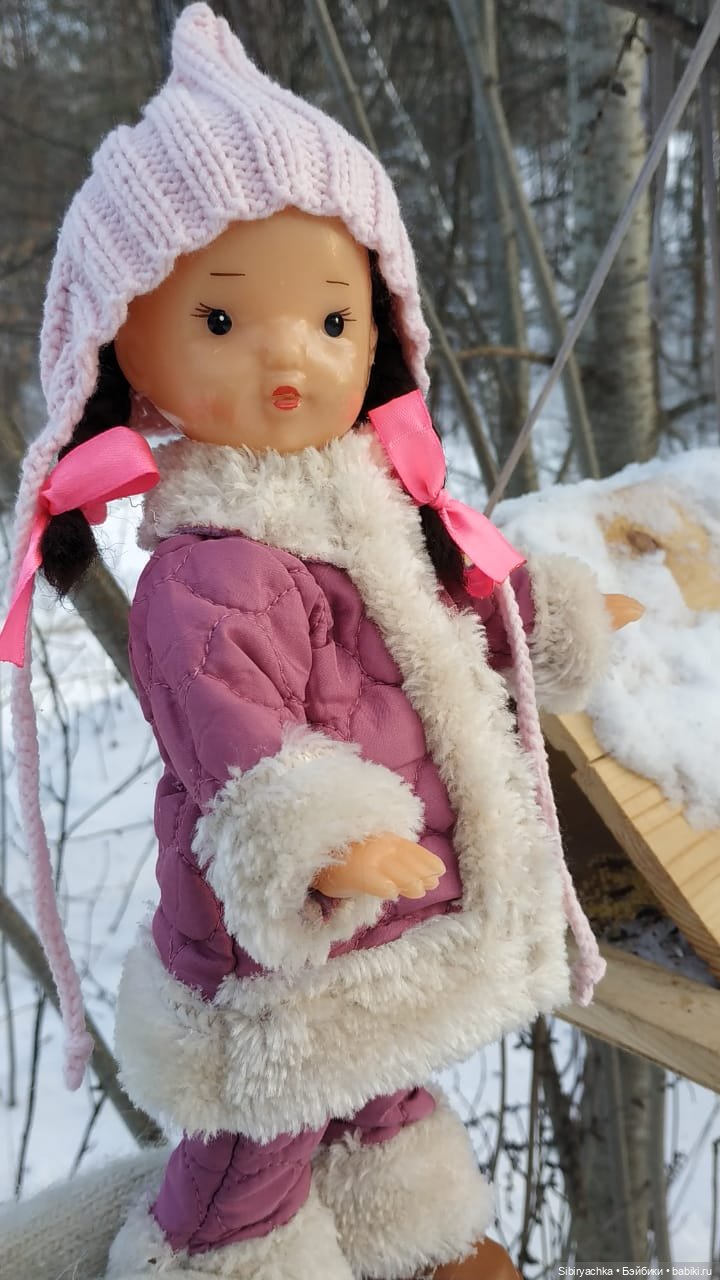 Первый выход Юляшки из дома после морозов
