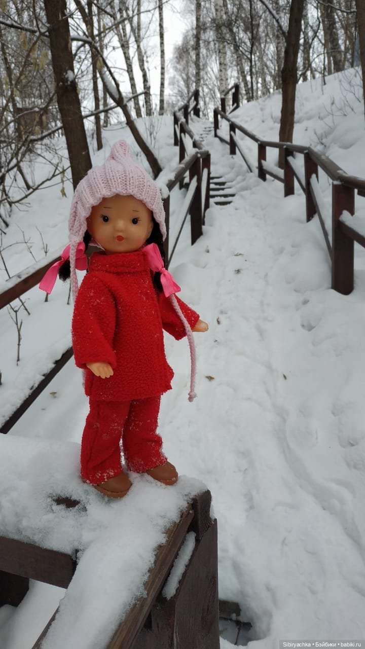 Юляшка гуляет в Михайловской роще