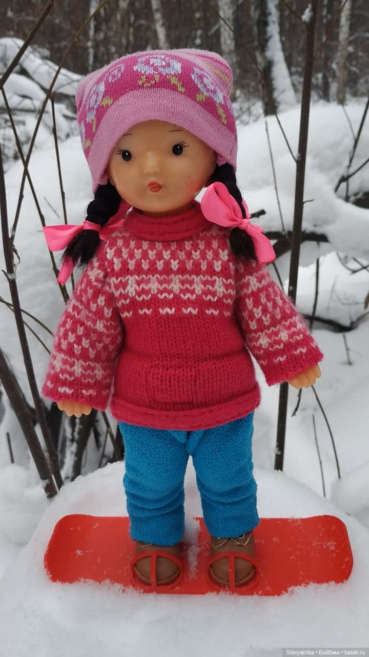 Юляшка осваивает сноуборд (фото 2)