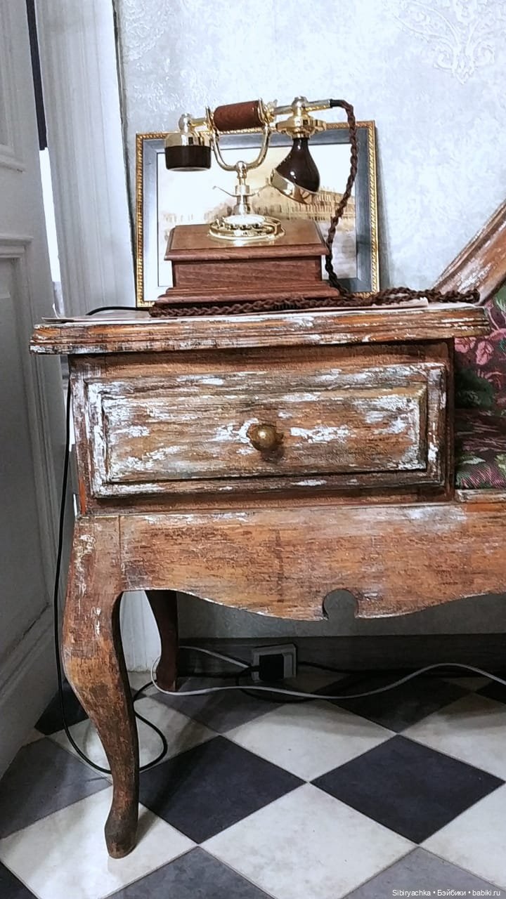 Юляшка на выставке ретротелефонов (фото 2)