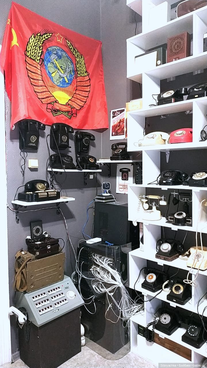 Юляшка на выставке ретротелефонов (фото 9)