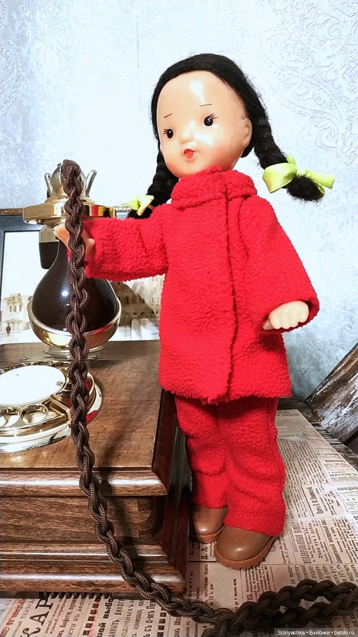 Юляшка на выставке ретротелефонов (фото 6)