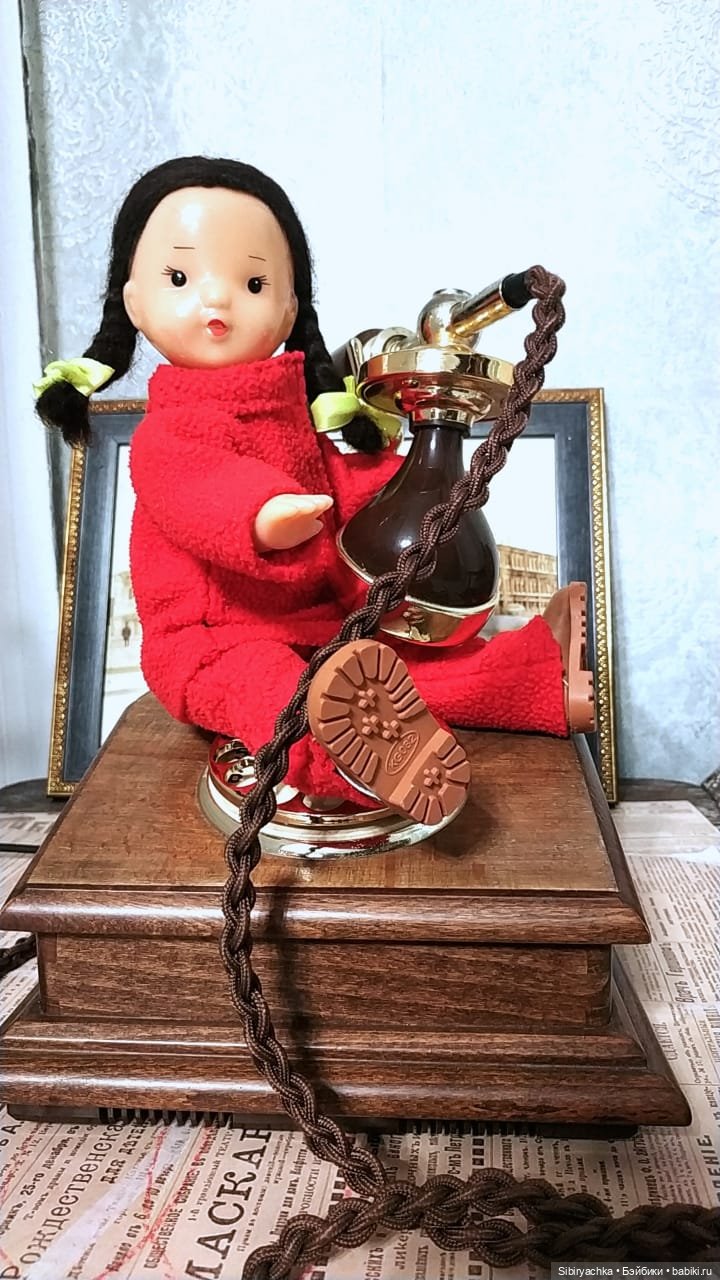 Юляшка на выставке ретротелефонов (фото 7)