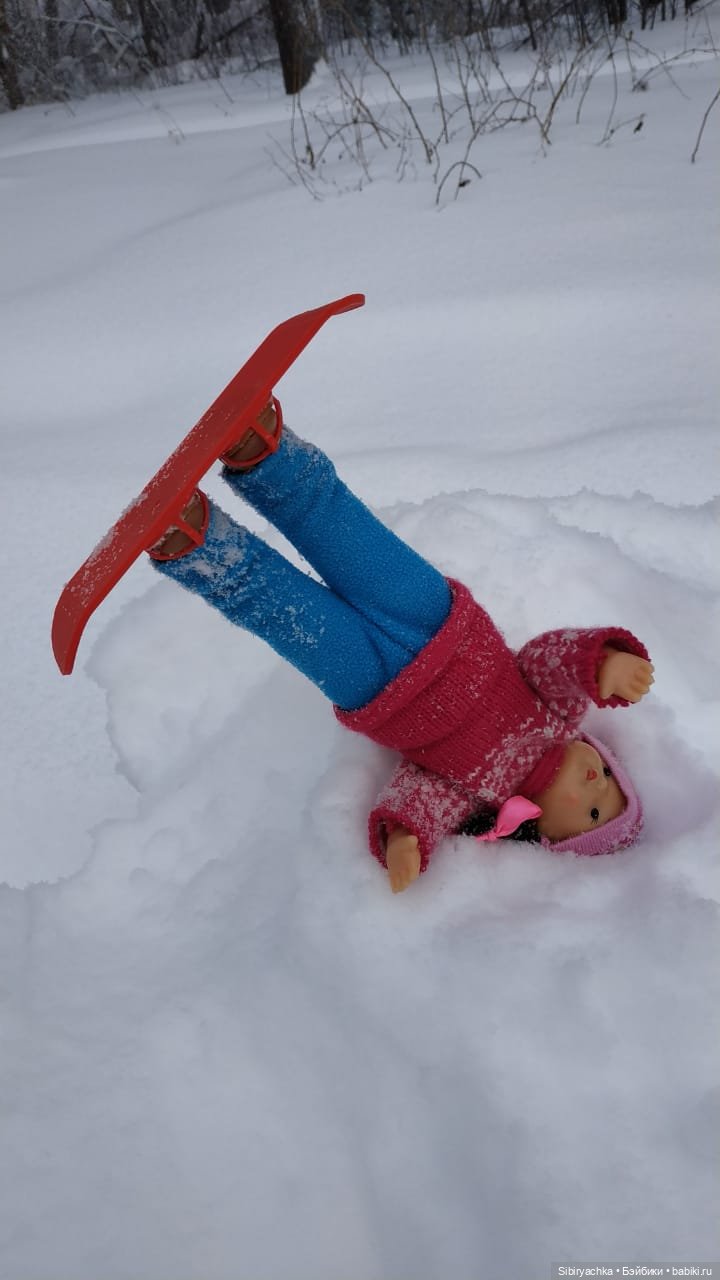 Юляшка продолжает осваивать сноуборд