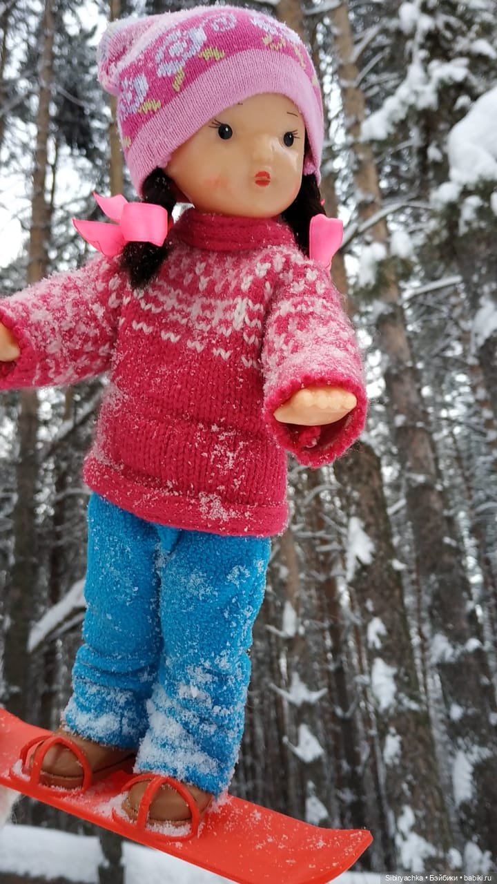 Юляшка продолжает осваивать сноуборд