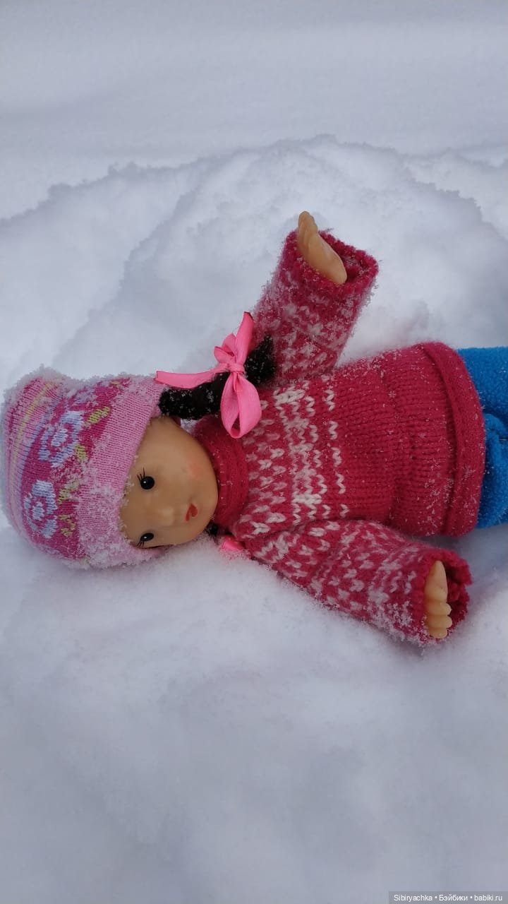 Юляшка продолжает осваивать сноуборд