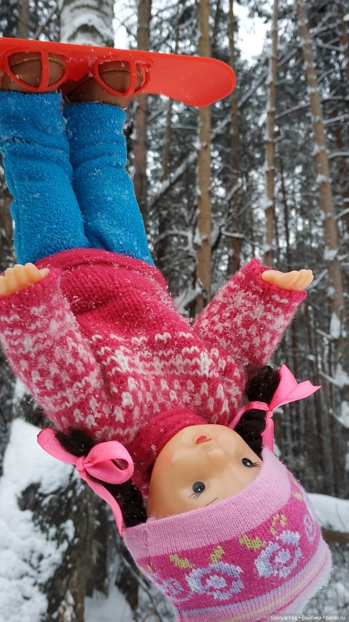 Юляшка продолжает осваивать сноуборд