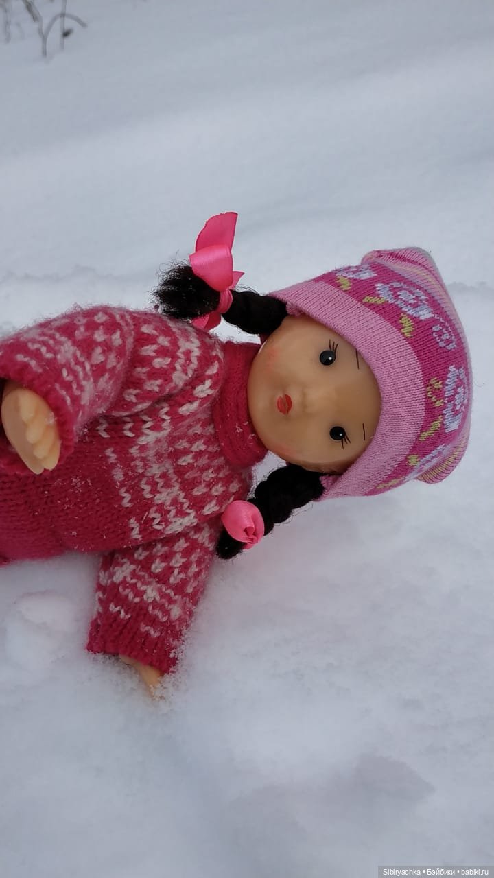 Юляшка продолжает осваивать сноуборд